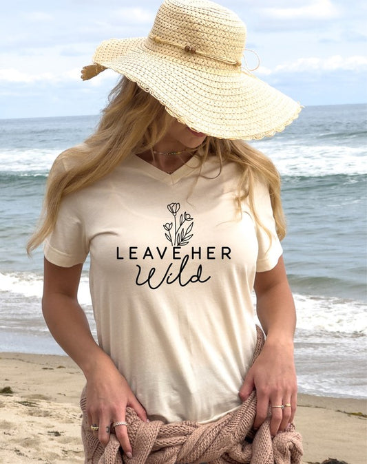 V-Neck Leave Her Wild Graphic Tee