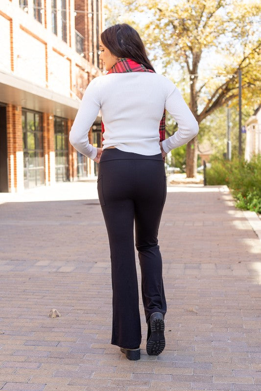 Black 30" Bootcut Leggings with Pockets