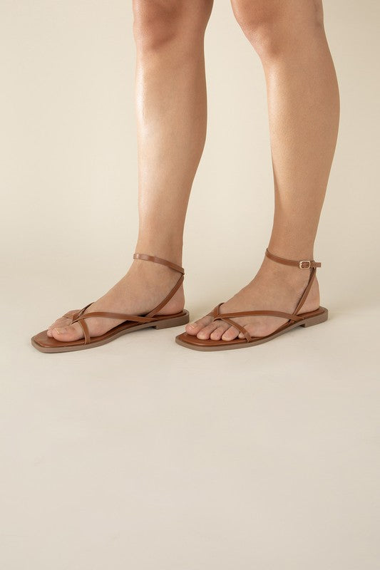 ELIO Flat Sandals