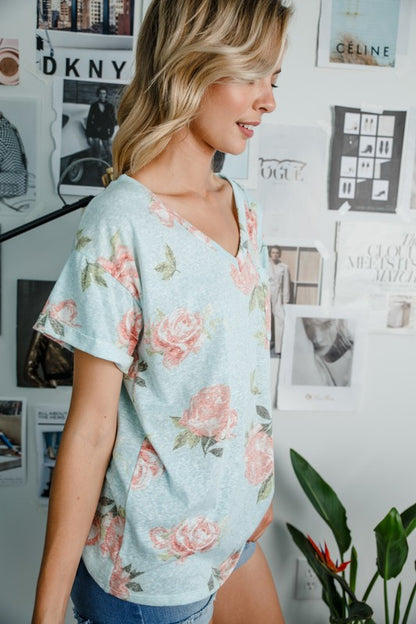 Plus Floral V-Neck Pocket Cuffed Sleeve Tee