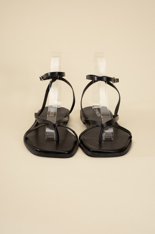 ELIO Flat Sandals