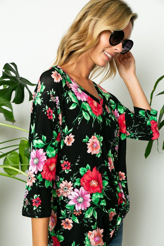 Plus Floral 3/4 Sleeve Twist Hem Top