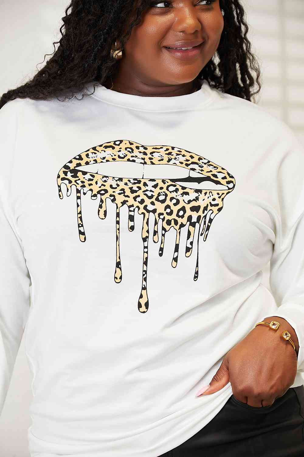 Leopard Lips Graphic Dropped Shoulder Sweatshirt