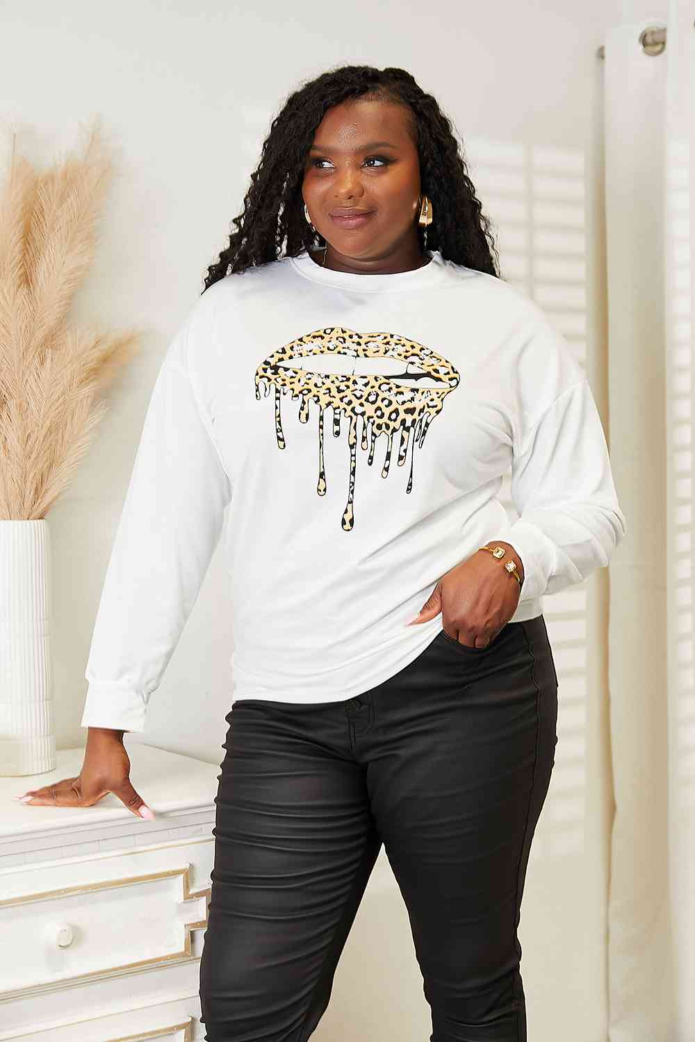 Leopard Lips Graphic Dropped Shoulder Sweatshirt